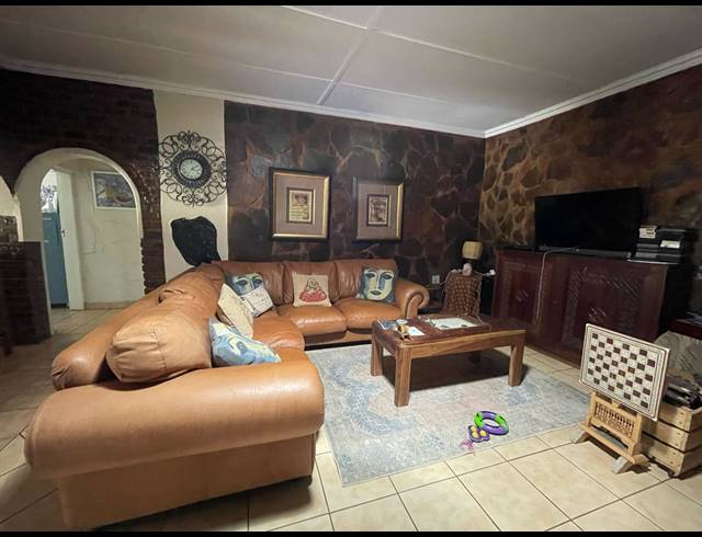 4 BEDROOM HOUSE FOR SALE IN KURUMAN